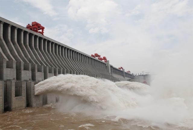三峽水庫深孔泄水